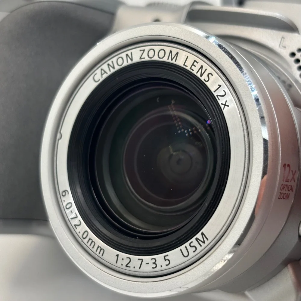 Canon PowerShot S2 IS Digital Camera 5.0MP 12x Zoom Silver Bundle Case SD Card